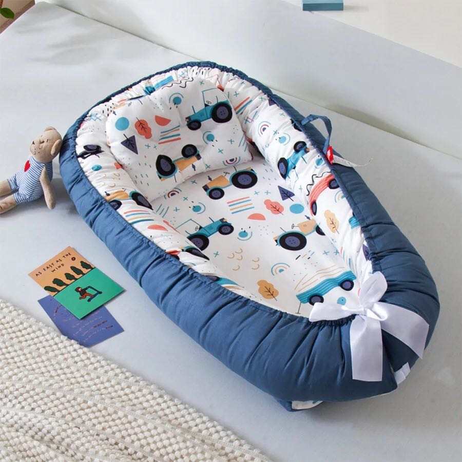 Portable Baby Bassinet With Pillow